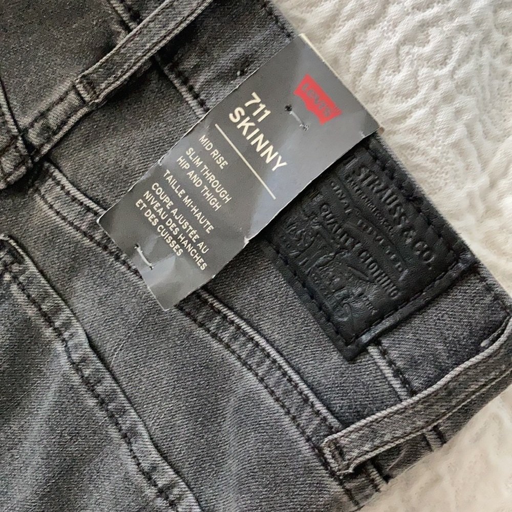 NWT LEVI’S PREMIUM 711 Skinny Women’s Denim 24x30 - Picture 8 of 8